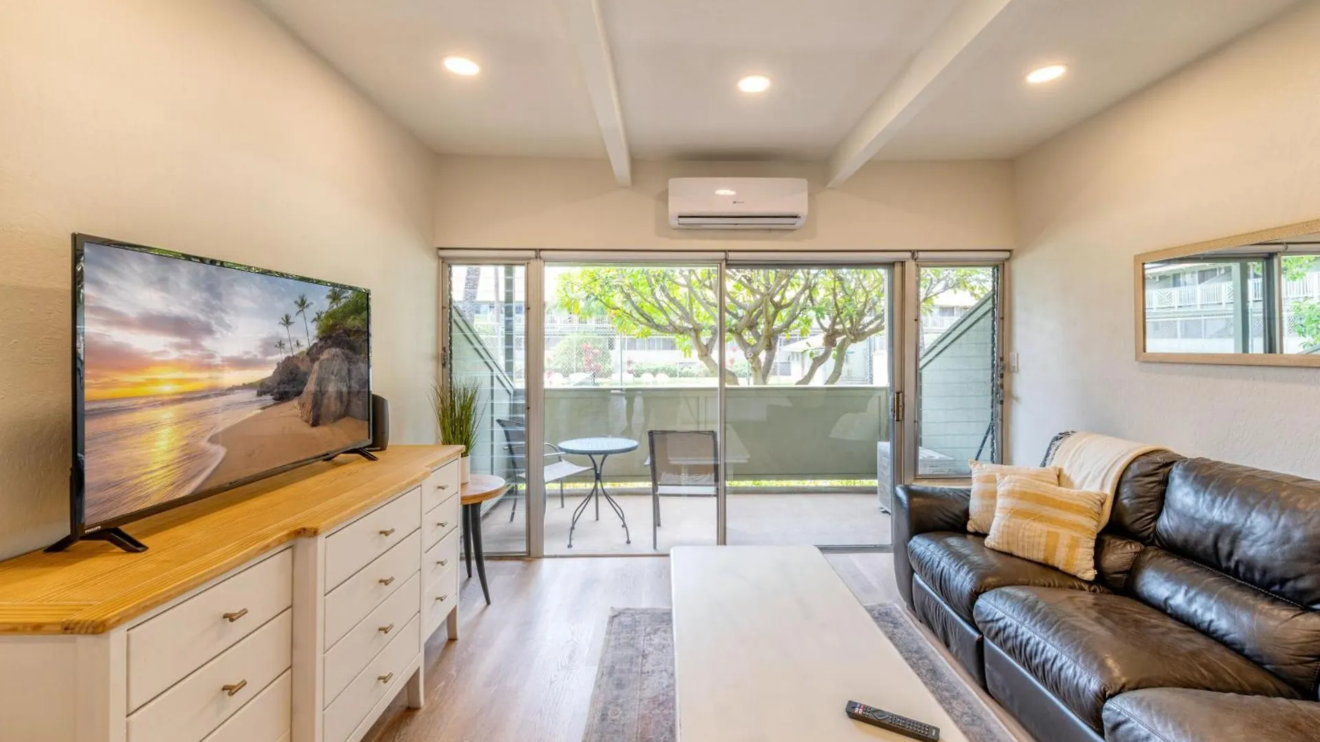 3Mins Walk To Beach! Laundry, Pool, Hot Tub & More Kihei